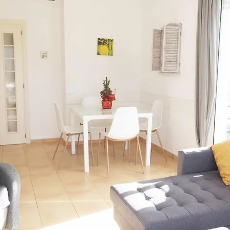 Апартаменти Estrella Con Piscina Y Cerca De La Playa