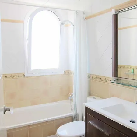 Estrella Con Piscina Y Cerca De La Playa