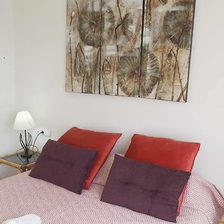 Апартаменти Estrella Con Piscina Y Cerca De La Playa