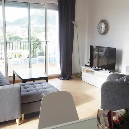 Апартаменти Estrella Con Piscina Y Cerca De La Playa